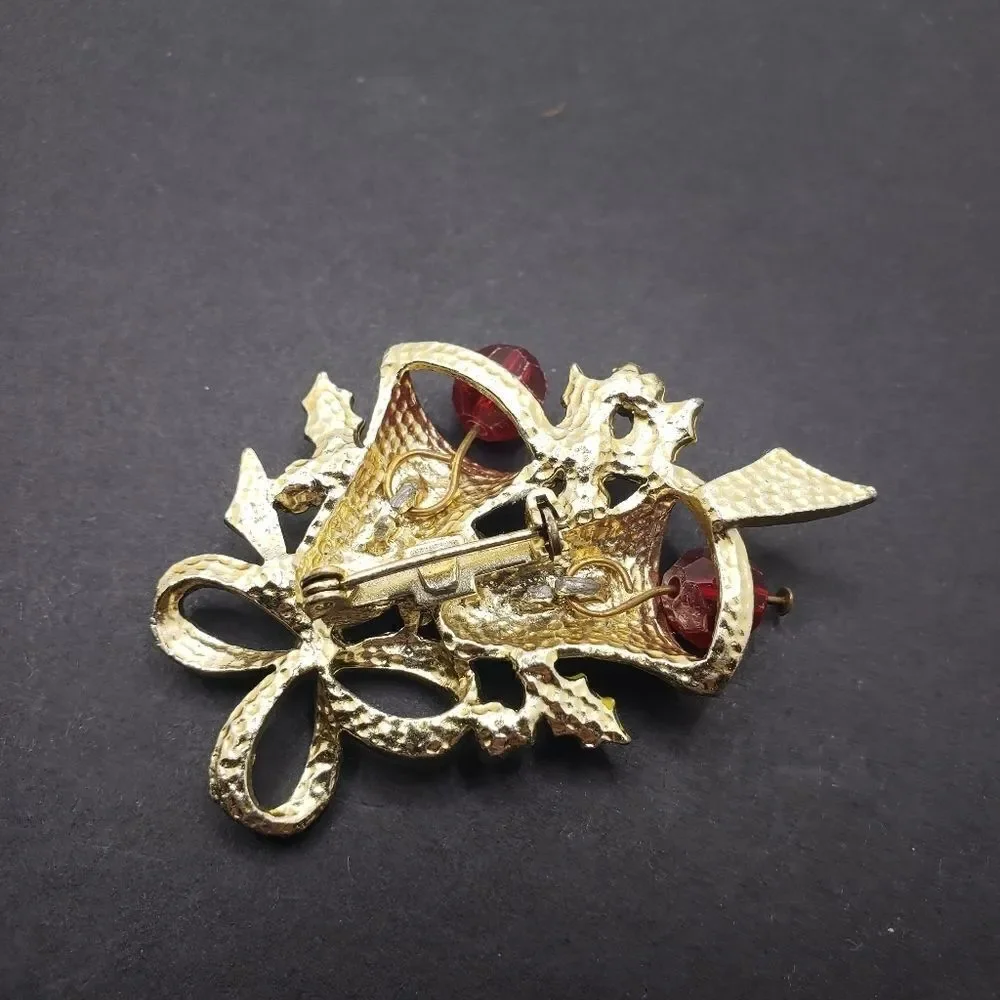 N/A vintage pin